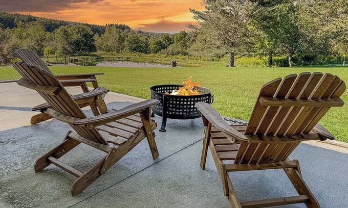 Little Valley Cabine | Cozy cabin in the Little Valley mountains. Only 10 minutes from Ellicottville!
