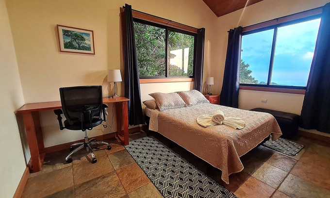 Monteverde Cabine | Cozy cabin located in Monteverde just 5 mins from the local attractions & town.