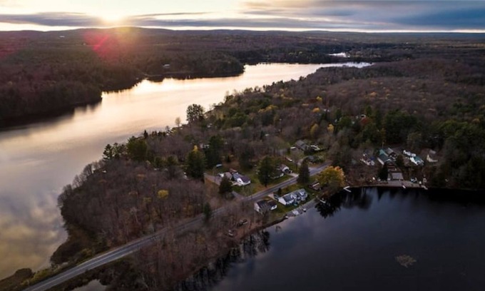 Remsen Cabine | Cozy Cabin Near Lake-BlackBear