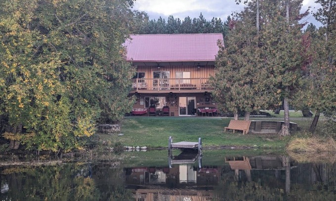 Monticello Cabine | Cozy Cabin on Conroy Lake in Monticello, Maine