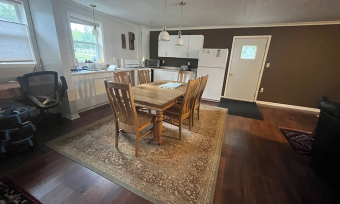 Le Center Cabine | Cozy cabin on Lake Jefferson in Cleveland, MN