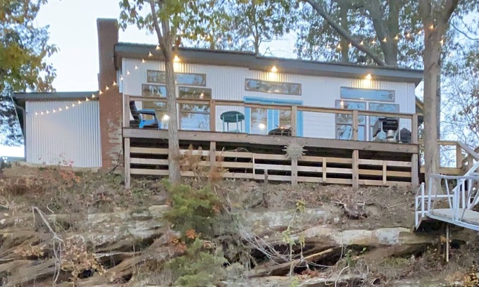 Crane Hill Maison | Cozy Cabin on the Bluff with the best view on Lewis Smith Lake