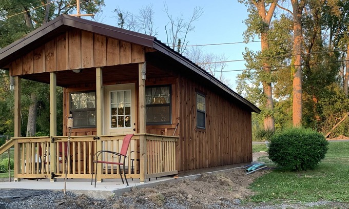 Seneca Falls Cabine | Cozy Cabin on the Cayuga-Seneca River with Lake access $147/night