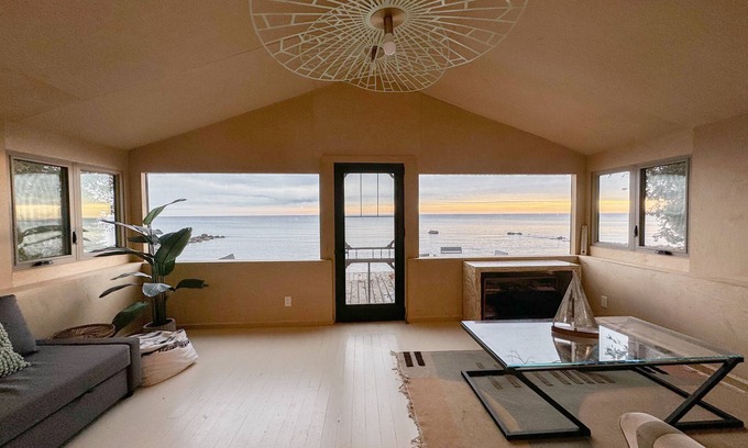 Meaford Cabine | Cozy Cabin on the shore of Georgian Bay. Truly a hidden gem!