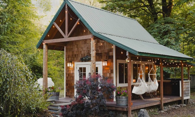 Lewis County Appartement | Cozy Cabin on Tilton River Near Mt Rainier