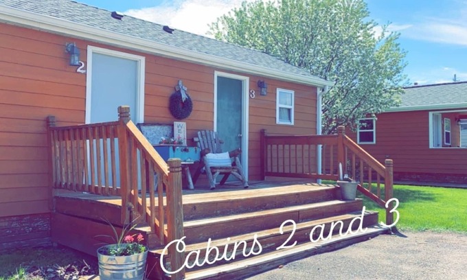 Napoleon Cabine | Cozy cabin. Sleeps 2. Includes mini fridge, microwave, Wi-Fi and outdoor space!