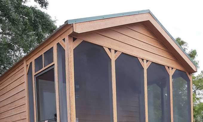 Navarre Cabine | Cozy Cabin Sleeps 4 B56