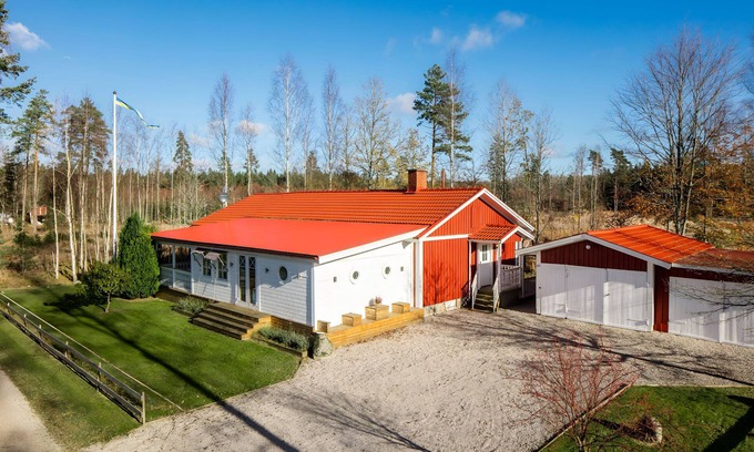 Ingelstad Cabine | Cozy Cabin Surrounded By Nature