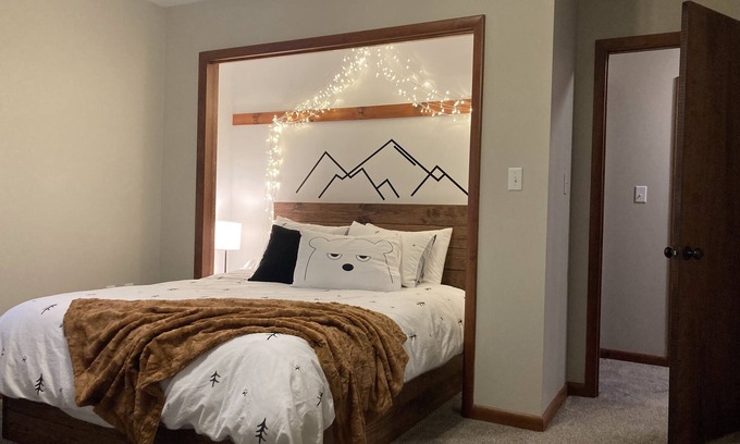 Potts Grove Cabine | Cozy Cabin tucked in 5ac of private woods!!