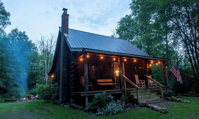 Ellicottville Cabine | Cozy Cabin tucked in the woods. Pet-Friendly! 7 minutes from Ellicotville!