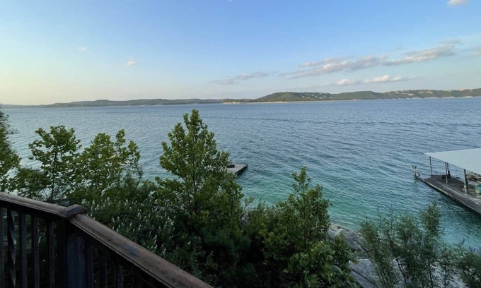Beby's Ranch Cabine | Cozy Cabin w/ Private Water Access to Lake Travis