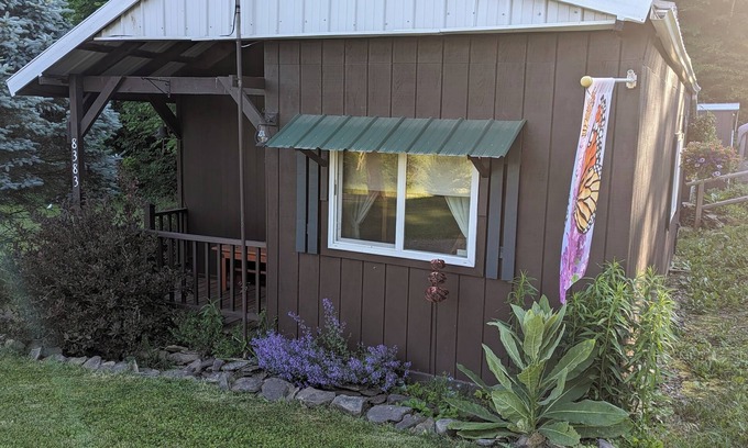 Bath Cabine | Cozy Cabin with an RV &Camper Hookup