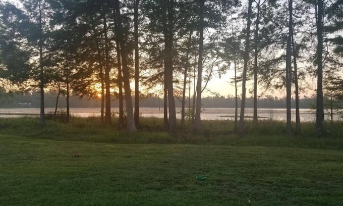 Donalsonville Cabine | Cozy Cabin with Private Lake enjoyable in Fins&Feathers RV Park Donalsonville GA