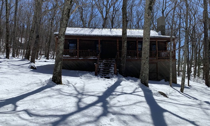 Nellysford Cabine | Cozy Cabin with private HOT TUB!