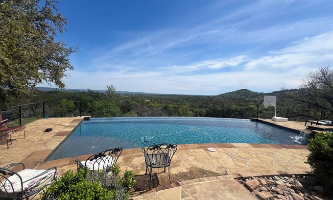Llano Maison | Cozy Camper in the Hill Country. Just 10 minutes from Kingsland, LBj, & Llano