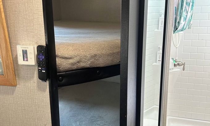 La Hacienda Estates Station Balnéaire | Cozy Camper near lake Travis & Colorado River