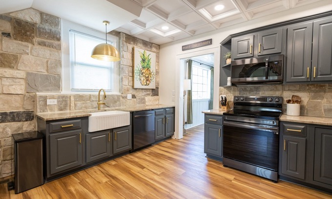 Rock Hill Maison | Cozy Caramel 2 Bd/2 Bth Bottom Floor Unit Sleeps 6