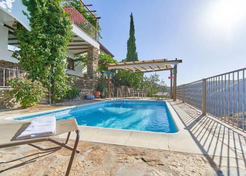 Laroya Maison | Cozy Chalet in Laroya + Pool