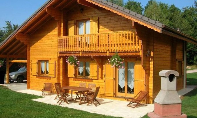Saint-Nabord Cottage | Chalet chaleureux avec sauna, terrain, terrasse et babyfoot à Saint-Nabord