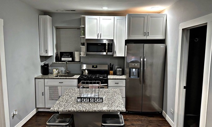 Heart of Chicago Appartement | Près du centre-ville de Chicago-Privé -PARKING-TRAIN GRATUIT!