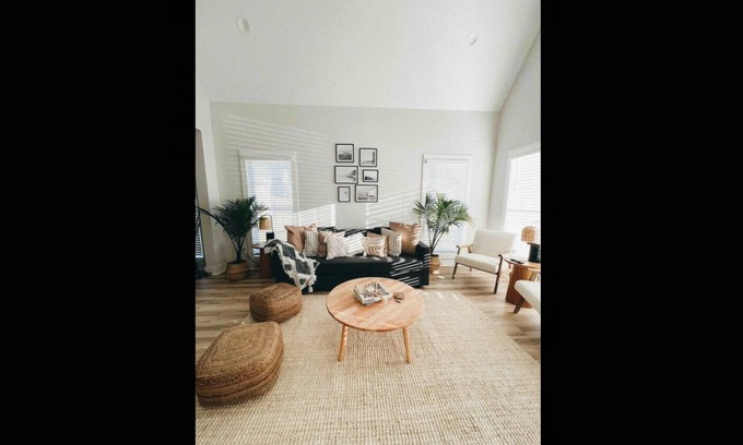 Opelika Maison | Cozy Coastal Bungalow