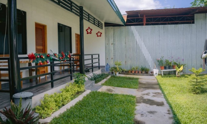 Hinoba-an Appartement | Cozy Coastal Haven: Your Retreat for Four in Island Paradise