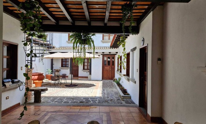 Antigua Guatemala Appartement | Cozy Colonial Style Azotea Apartments