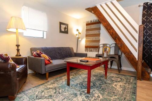 Mount Washington Maison | Cozy & Comfy Cottage in the City - w parking