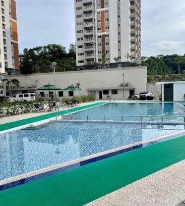 Clark Freeport Appartement | Cozy Condo in Clark Pampanga with Free Parking & Pool Access