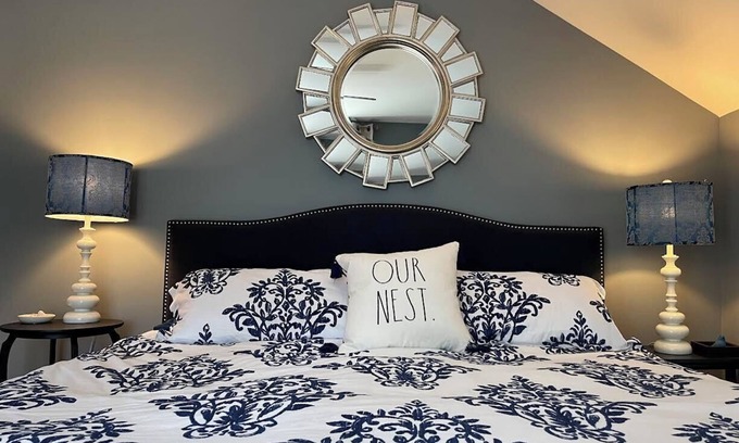 Ellicottville Appartement | Cozy Condo in Downtown Ellicottville -walk to town, king bed, fully stocked