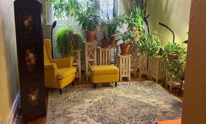 Downtown Minneapolis Appartement | Cozy condo in the heart of Minneapolis. Historical brownstone and charming area.