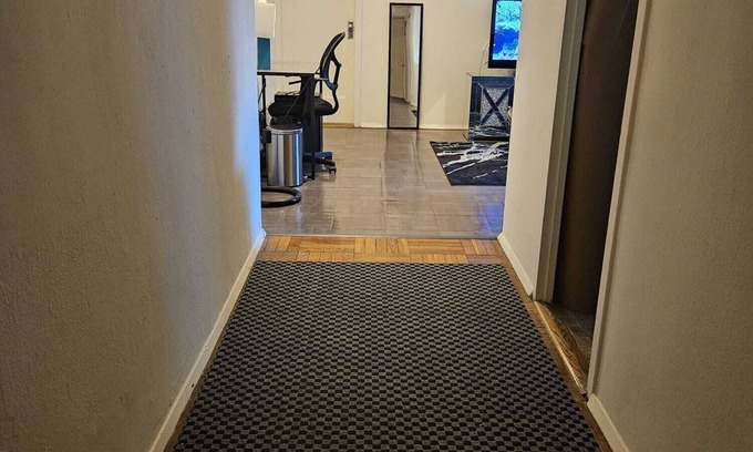 East Bronx Maison | Cozy Condo Quiet Neighborhood In The Bronx! 30 minutes to Manhattan