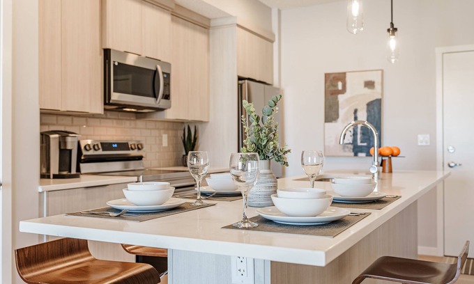 Northwest Calgary Appartement | Cozy Condo w/AC, 2+1 (Junior) Beds, 15 mins to YYC