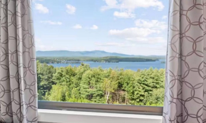 Weirs Beach Copropriété | Cozy condo with WiFi, fitness room in enjoyable Laconia