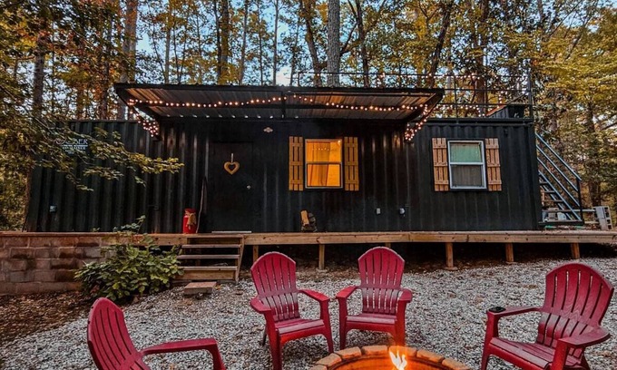 Woden Cabine | Cozy container cabin nestled in the Angelina National Forrest!