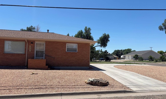 La Junta Appartement | Cozy Corner 1401- West -Unit 2-bedroom apt in adorable La Junta with WiFi, AC