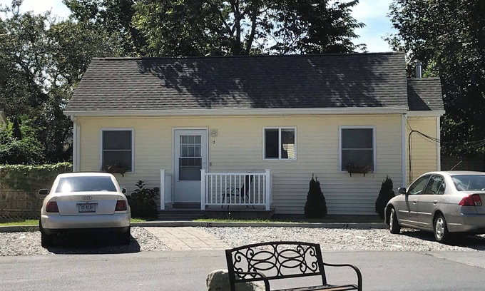 Westbrook Center Cottage | Chalet confortable au Motel Cabins