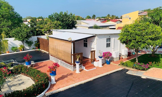 Oranjestad Cottage | A very cozy cottage close to the Haystack, in the middle of the island of Aruba.