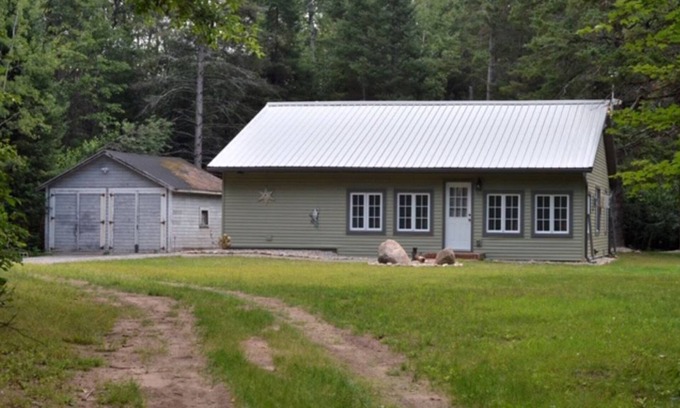 Wauksaukee Maison | Cozy Cottage in the Northwoods