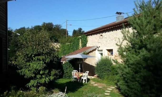 Chantraine Cottage | Charmant Gîte avec Jardin aux Portes d'Épinal, Idéal Couples ou Séjours Pro, Proche Commerces et Nature
