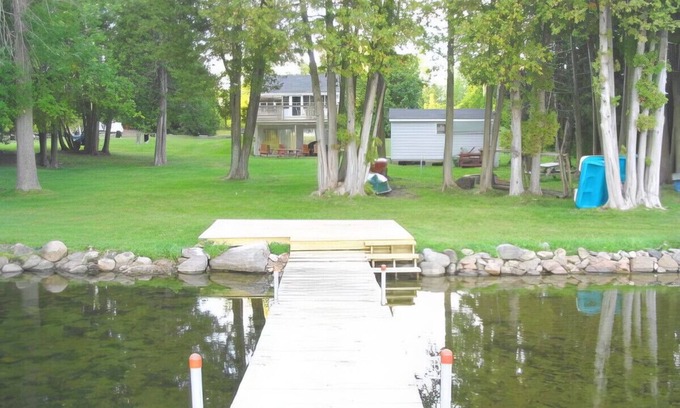 Lakefield Maison | Cozy Cottage on Katchawanooka Lake