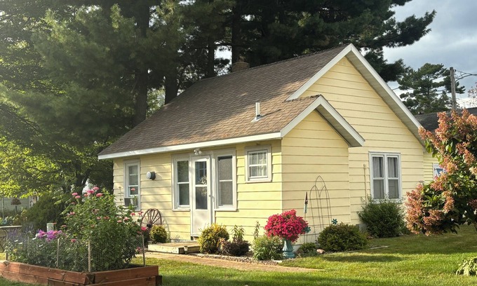 Chetek Cottage | Cozy cottage with access to Lake Chetek, perfect for relaxing