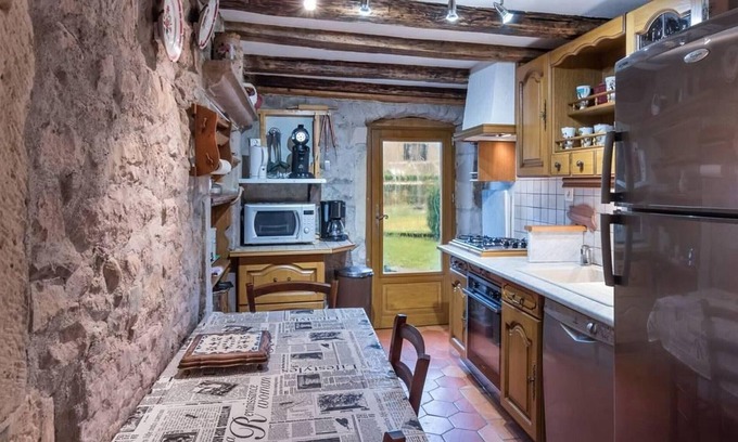 Fresse Cottage | Gîte convivial avec cheminée, WiFi et accueil vélo en pleine nature pour 8 personnes