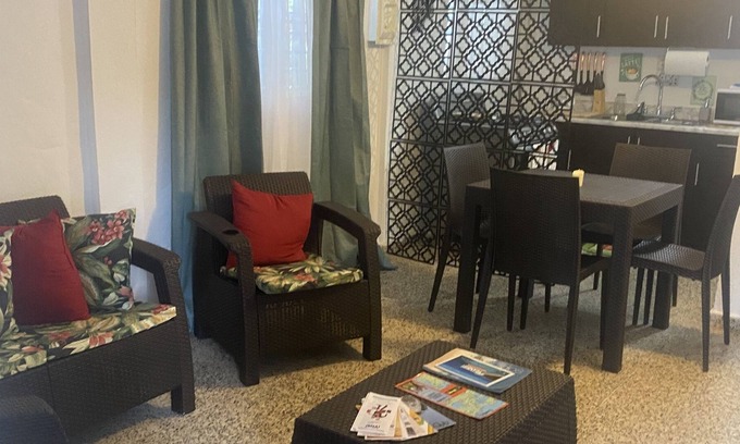 Mayaguez Appartement | Cozy Country Apt. No Maintenance Fee/2BR/1B/AC/Pool/Wifi/Netflix/D+