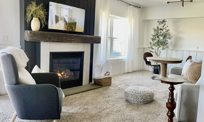 Danville Appartement | Cozy country basement studio apartment, with a large yard and woods.