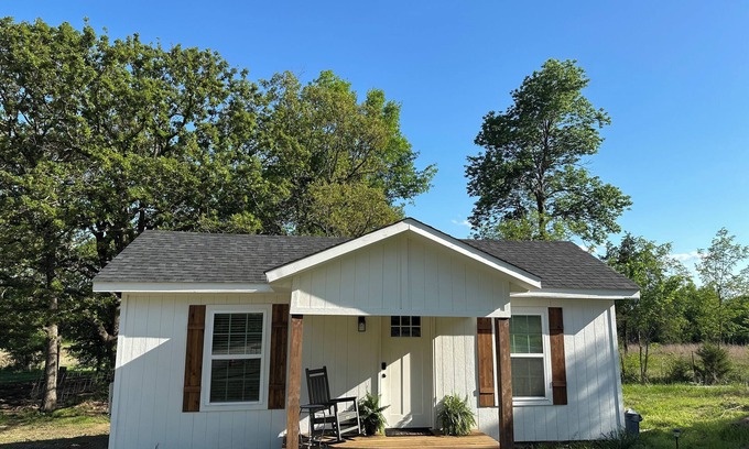 Sand Springs Cabine | Cozy country cabin with hot tub in Sand Springs on 7 acres w a pond