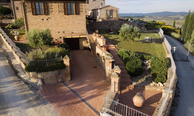 Ponte di Gabbiano Maison | Cozy country villa nestled in the hills of Crete Senesi