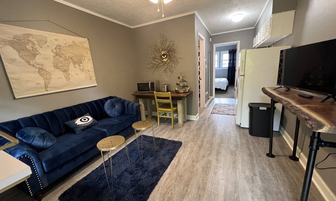Fayetteville Appartement | Cozy Court Street #3 Steps from Everything!