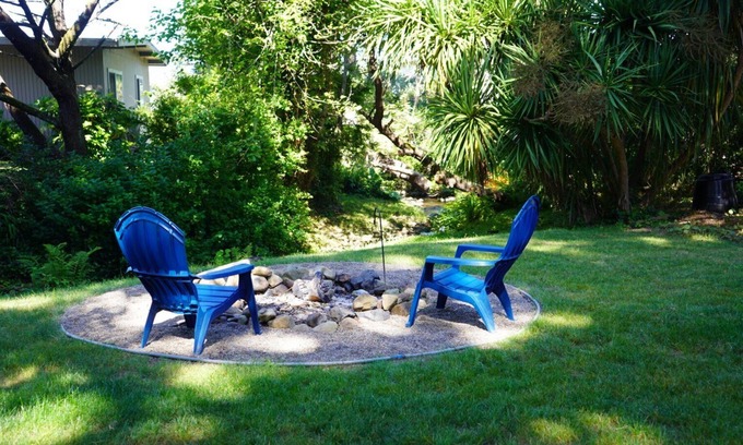 Oregon Coast Cabine | Cozy Creekside Cabin w/fire pit, steps from the beach and town