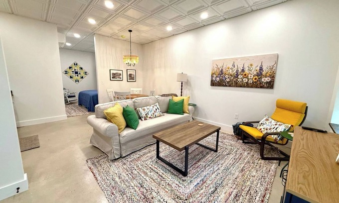 Pilot Mountain Appartement | Cozy Cure is a modern farmhouse Alcove studio in downtown Pilot Mountain